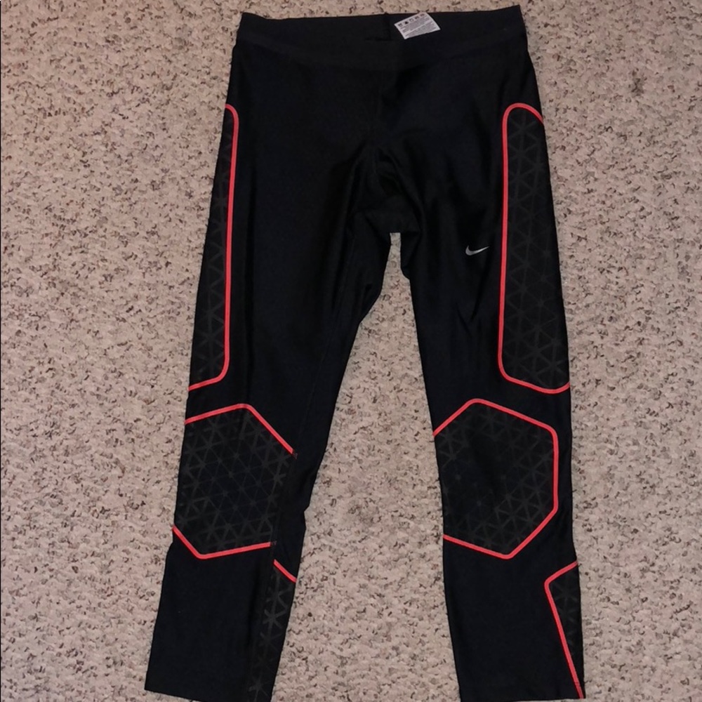 Black nike leggings cropped